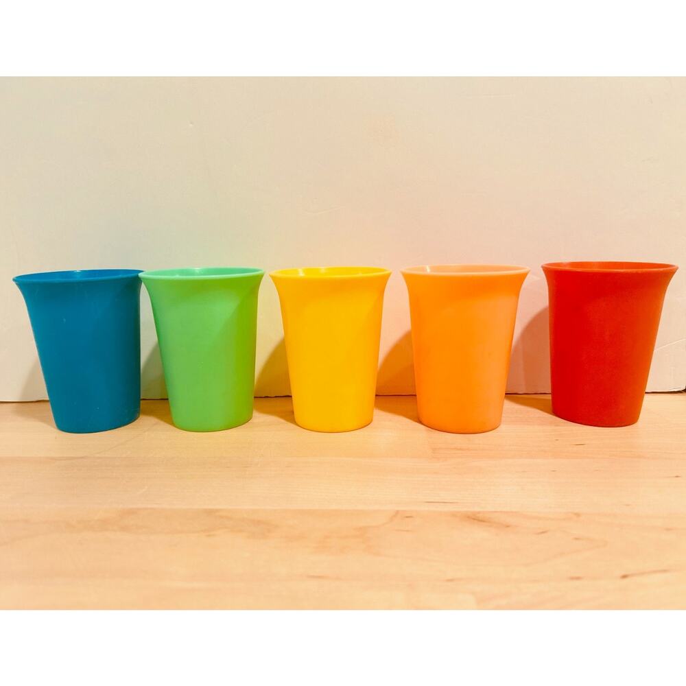 Vintage Tupperware Bell Tumblers 109-40 Rainbow Colors Set of 5 Stacking 6oz